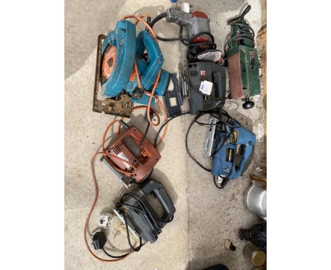 A MIXED LOT OF POWER TOOLS, BOSCH BELT SANDER, CIRCULAR SAW ETC 
