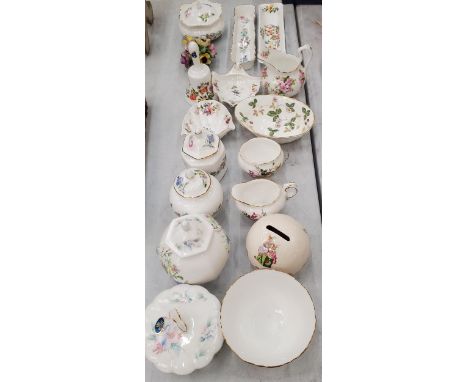 A QUNTITY OF COLLECTABLE CHINA ITEMS TO INCLUDE AYNSLEY TRINKET JARS, PIN TRAYS, A BELL, ETC 