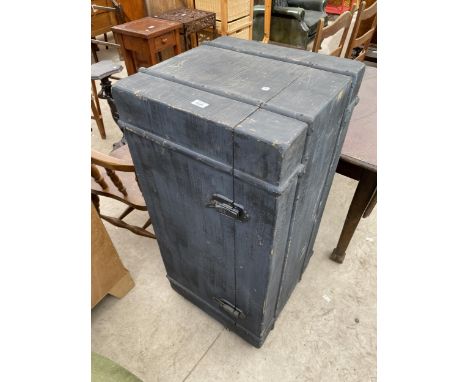 A MODERN TRUNK DRINKS CABINET, 20" SQUARE 