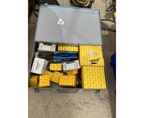 A METAL CASE OF ASSORTED TOOLS, BOXED ITEMS ETC 
