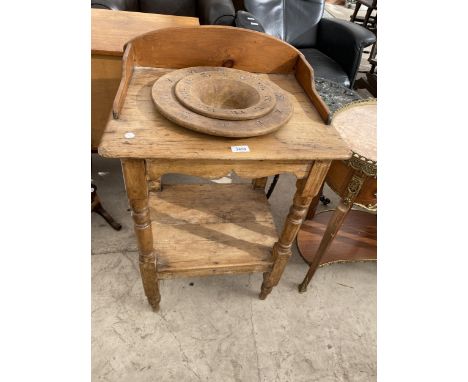A VICTORIAN PINE GALLERY-BACK WASHSTAND WITH TWO CERAMIC GRADUATED BOWLS, HAVING ROMAN NUMERALS, 21.5" WIDE 