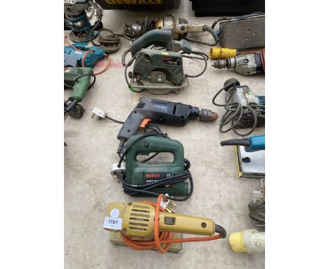 FIVE ASSORTED POWER TOOLS, BOSCH PKS 40, DRILLS ETC 
