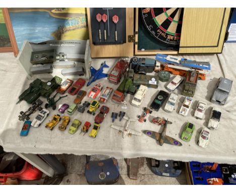A COLLECTION OF VINTAGE DIECAST VEHICLES AND CARS 