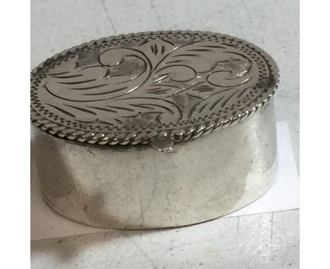 A SILVER TRINKET BOX, WEIGHT 16G, MARKED 925 
