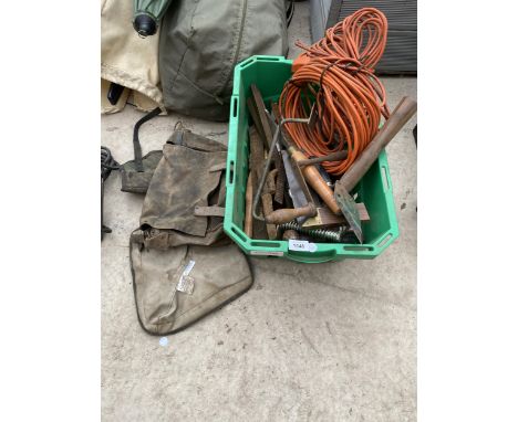 A GROUP OF ASSORTED VINTAGE WOODEN TOOLS ETC 