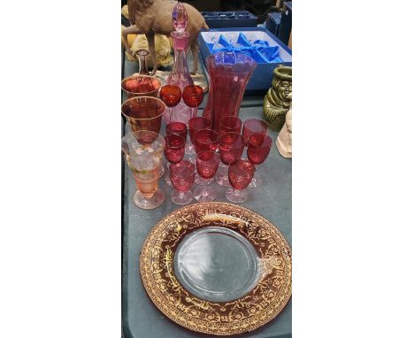 A QUANTITY OF VINTAGE CRANBERRY GLASS TO INCLUDE DECANTERS, VASES, WINE, SHERRY PORT GLASSES, ETC 