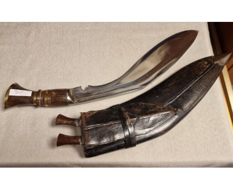 Early Indian/Gurkha/Khukri Knife Set and Sheath/Scabbard - 46cm length