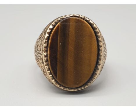 Vintage 9K Yellow Gold Tigers Eye Dress Ring. Size P.5.44g 