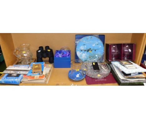 Assorted glass and collectibles, including binoculars, further cased lens, two brandy glasses, boxed, a boxed engraved brandy