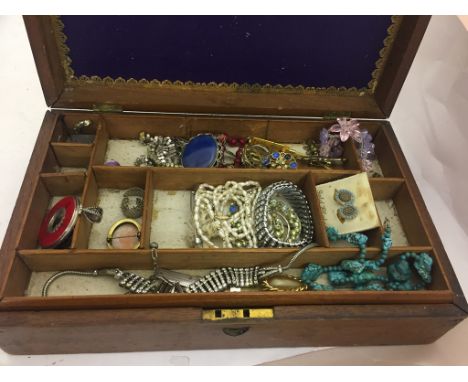 A jewellery box with vintage jewellery to inc cameo, pearls, turquoise, paste, rings, pendants and bangle