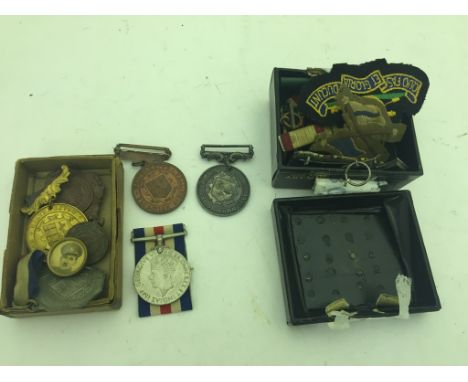 WWI and WWII medals and badges to inc Iron Cross, 2nd Class Italian medals 39-45, F&G, Italy, Africa, 8th Army Bar, BWM and D