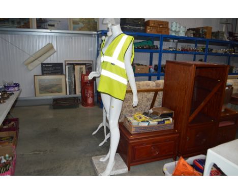 A female mannequin 