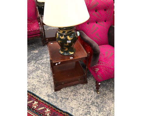 A PAIR OF MODERN MAHOGANY TWO TIER TABLES WITH DRAWERS ABOVE THE BRACKET FEET