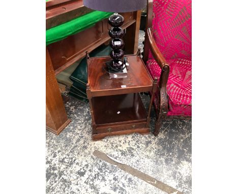 A PAIR OF MAHOGANY TWO TIER TABLES WITH SINGLE DRAWERS ABOVE THE BRACKET FEET