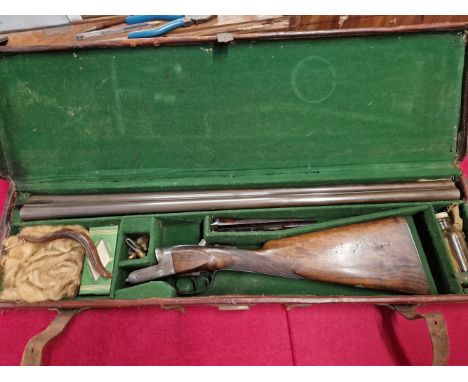 SHOTGUN (CERTIFICATE REQUIRED)- AN ENGLISH WESTLEY RICHARDS 12G. SIDE BY SIDE BOXLOCK NON EJECTOR. SERIAL NUMBER 6100. CONTAI