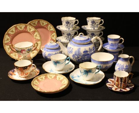 Ceramics - Royal Worcester Pagoda pattern teaware including teapot, sucrier, cream jug, cups and saucers, etc, date letters f