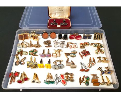 FORTY PAIRS OF VINTAGE CUFFLINKSincluding four pairs of Essex crystal style cufflinks, a pair of Lego cufflinks, and other ex