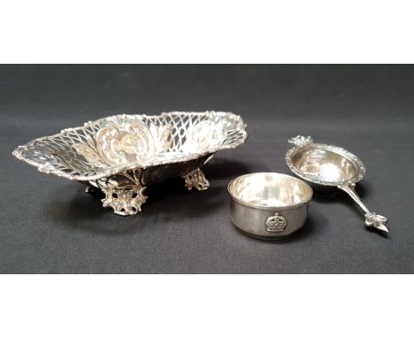 GEORGE VI COMMEMORATIVE SILVER TEA STRAINER AND REST BY F C RICHARDSBirmingham 1936, the strainer with star detail and fleur 