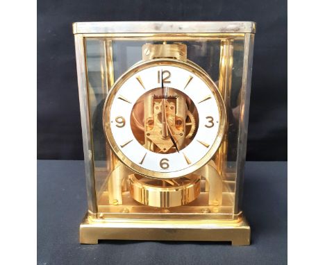 JAEGER-LE-COULTRE ATMOS CLOCK the clear dial with white chapter ring marked with Arabic numerals at 3, 6, 9 and 12 and with f