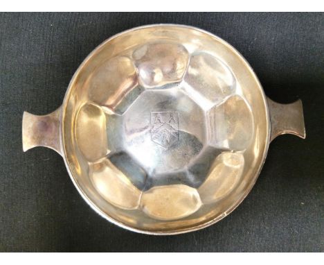 MASONIC INTEREST - SILVER QUAICHRobert & Belk, Sheffield 1933, further stamped underneath with lamp and 9050, the bowl engrav