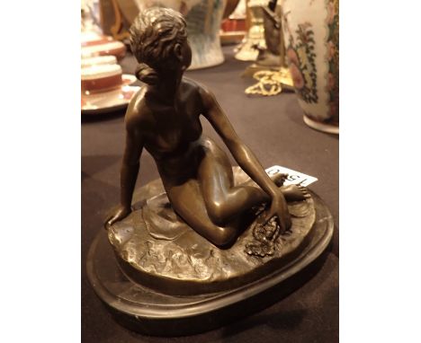 Signed bronze seated nude H: 13 cm 