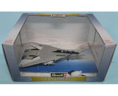 Revel l 1/72 scale diecast F14 Tomcat model aircraft with original box CONDITION REPORT: Tailplanes and wheel are loose in th