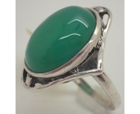 Silver cabochon green stone ring size K 