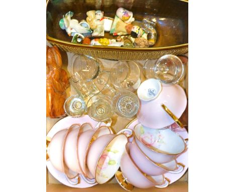 Miscellaneous - Wade; thimbles; glass; Queen's tea service; etc