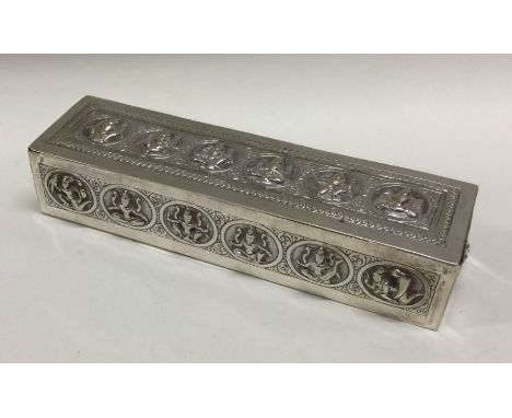 A heavy Indian silver snuff box of rectangular form. Approx. 144 grams. Est. £120 - £150.