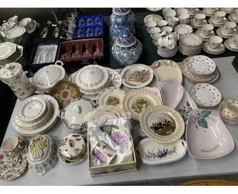 A LARGE GROUP OF CERAMICS TO INCLUDE 'BUNNKYKINS' PLATES, 'FLORA' AND 'PALISSY' CERAMIC ITEMS 