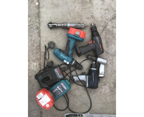 A COLLECTION OF TOOLS TO INCLUDE A MAKITA DRILL WITH BATTERY AND CHARGER, SNAP ON DRILL, WITH CHARGER (NO BATTERY) AND TWO CO