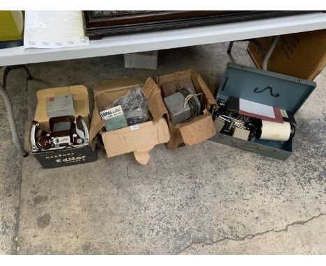 A COLLECTION OF VINTAGE PROJECTOR EQUIPMENT 