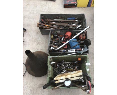A LARGE COLLECTION OF TOOLS TO INCLUDE HEAVY DUTY SPANNERS, OIL CANS, SCREW DRIVER, ADJUSTABLE SPANNERS, ETC 