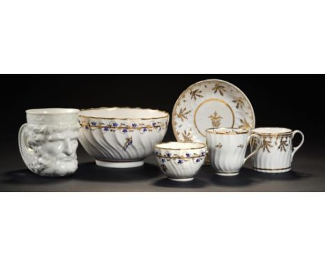 AN UNDECORATED DERBY JUPITER MUG, C1800  9.5CM H, UNMARKED, A DERBY SPIRALLY FLUTED SLOP BASIN ENAMELLED WITH SPRIGS AND GILT