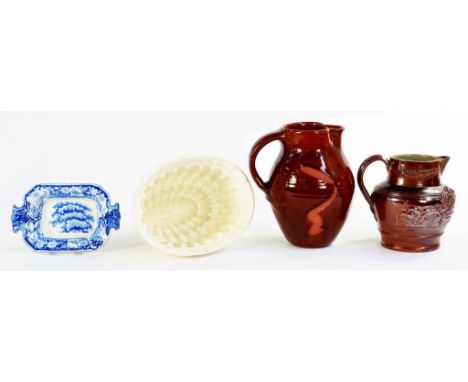 A SALTGLAZED BROWN STONEWARE HUNTING JUG, 15CM H, 19TH C AND THREE OTHER ITEMS INCLUDING AN EARTHENWARE JELLY MOULD