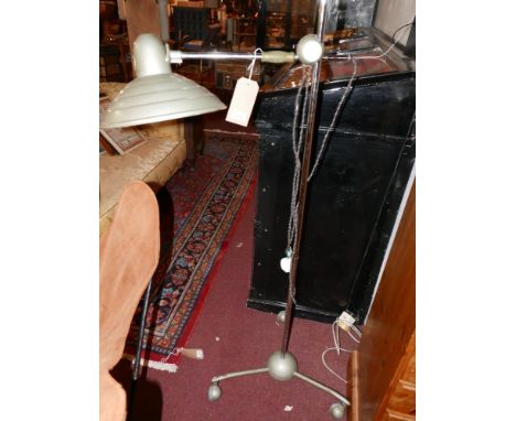 A vintage Hanover Sollux H8 Adjustable Lamp 