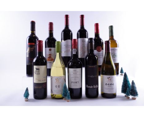 7 BOTTLES RED, 3 WHITE WINE AND 1 PORTOveja Negra Winemarker's Selection Malbec Petit Verdot 2022; Casella Family Brands Yell