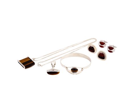 Schmuckkonvolut 5-teilig, Silber, 83 g, Händlerkonvolut bestehend aus 1 Ring Weite 57, 1 Anhänger mit Kette 70 cm, 2 Paar Man