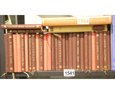 Shelf of Shakespeare books including the Temple Shakespeare. P&amp;P Group 3 (£25+VAT for the first lot and £5+VAT for subseq