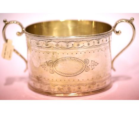 Victorian hallmarked silver sugar bowl, Sheffield assay 1842, 186g. P&amp;P Group 1 (£14+VAT for the first lot and £1+VAT for