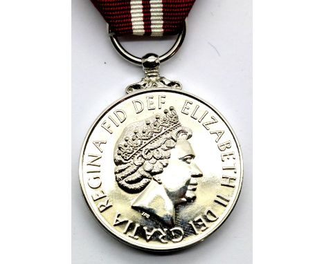 Elizabeth II 60 Year commemorative medal. P&amp;P Group 1 (£14+VAT for the first lot and £1+VAT for subsequent lots) 