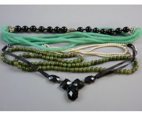 A PARCEL OF MIXED JADE/JADITE, PEARL AND OTHER NECKLACES