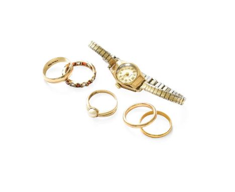 A Small Quantity of Jewellery, including two 9 carat gold band rings, finger sizes L1/2 and O1/2; a 22 carat gold band ring, 