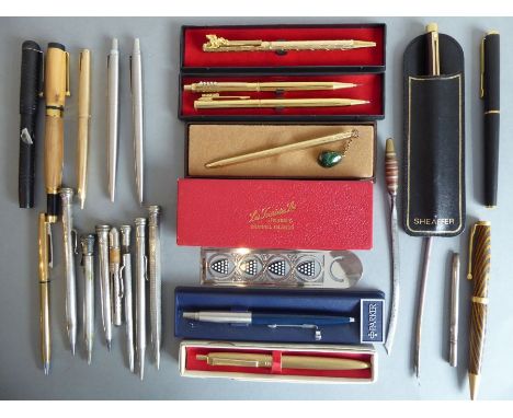 A good selection of pens to include gold-plated and silver-plated examples by Parker, Shaeffer and other similar