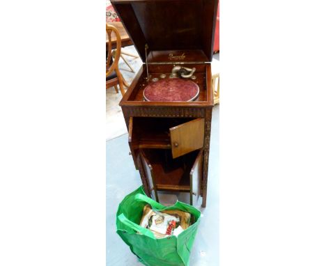 QUINOLA RECORD PLAYER. Quinola wind up record player Quin & Axtens, Brixton
