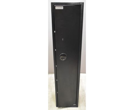 Wildhunter metal gun safe or cabinet with internal ammunition section and keys, 35 x 33 x 150cm