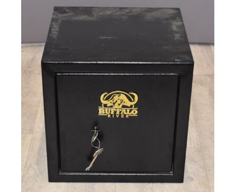 Buffalo River gun ammunition safe, with keys, 36 x 36 x 36cm
