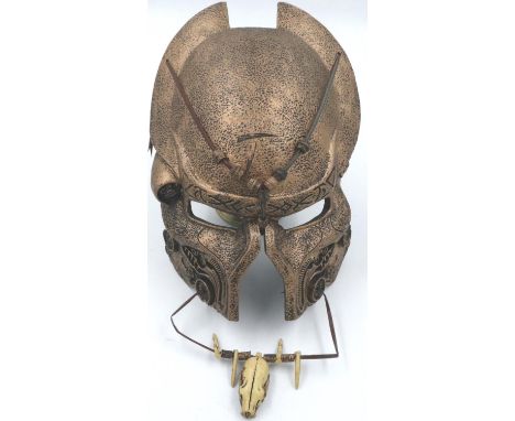 Collectors edition Predator wall mask, H: 32 cm. P&amp;P Group 2 (£18+VAT for the first lot and £3+VAT for subsequent lots) 