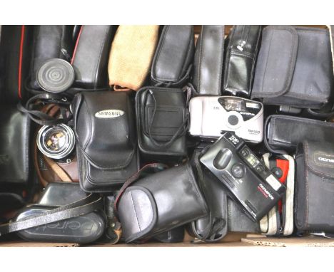 Mixed compact film cameras to include Canon, Samsung, Olympus and others. P&amp;P Group 2 (£18+VAT for the first lot and £3+V