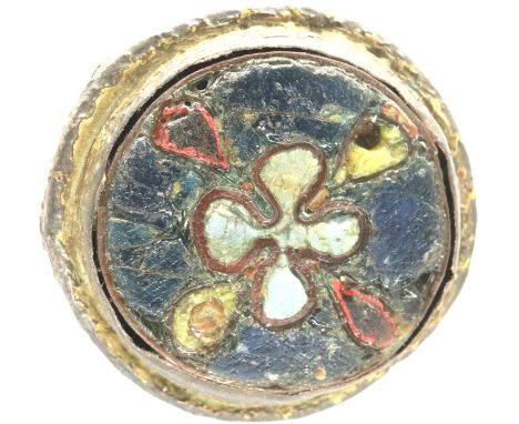 Tudor flower design lapel badge, most enamel intact, D: 21 mm. P&amp;P Group 0 (£5+VAT for the first lot and £1+VAT for subse